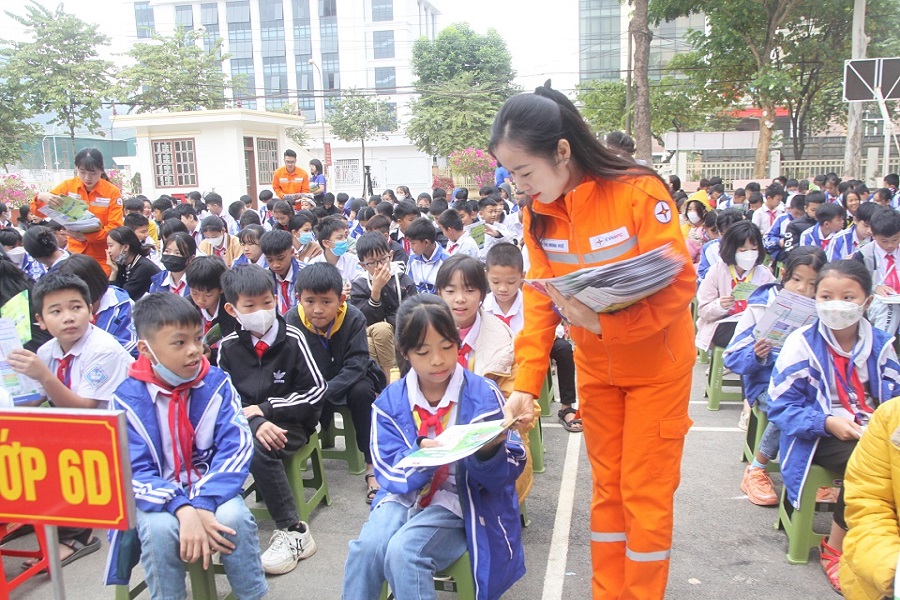 Sơn La: Hơn 3.000 học sinh được tuyên truyền phổ biến kiến thức về sử dụng điện